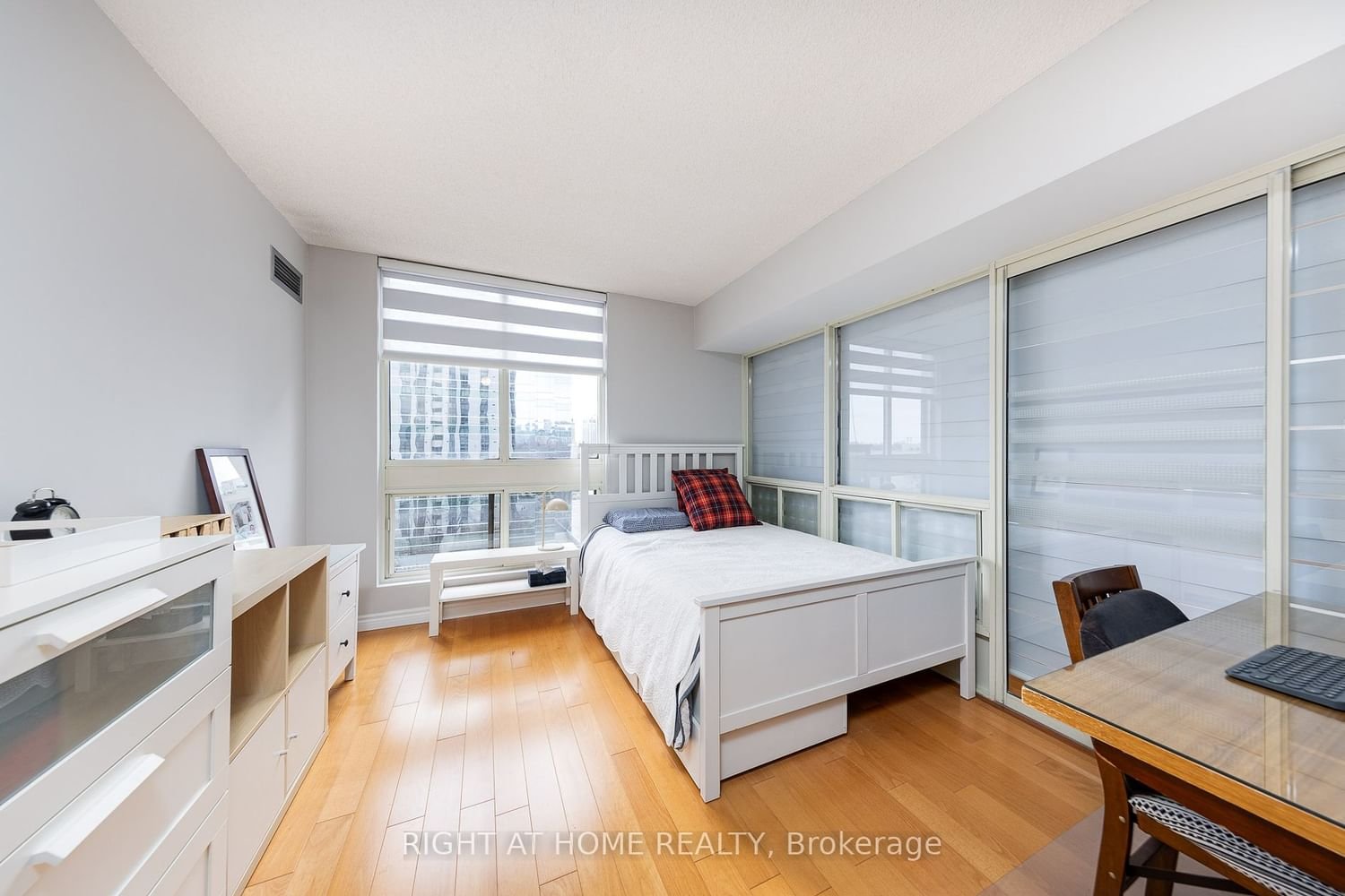 5 Kenneth Ave S, unit 706 for sale - image #8