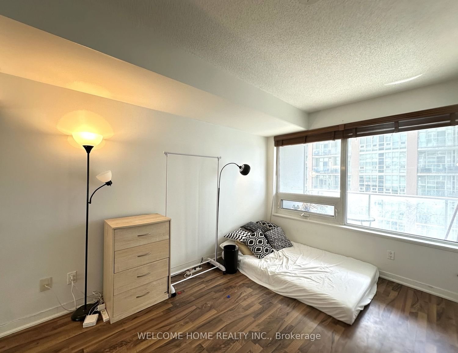 59 East Liberty St, unit 1805 for rent - image #13