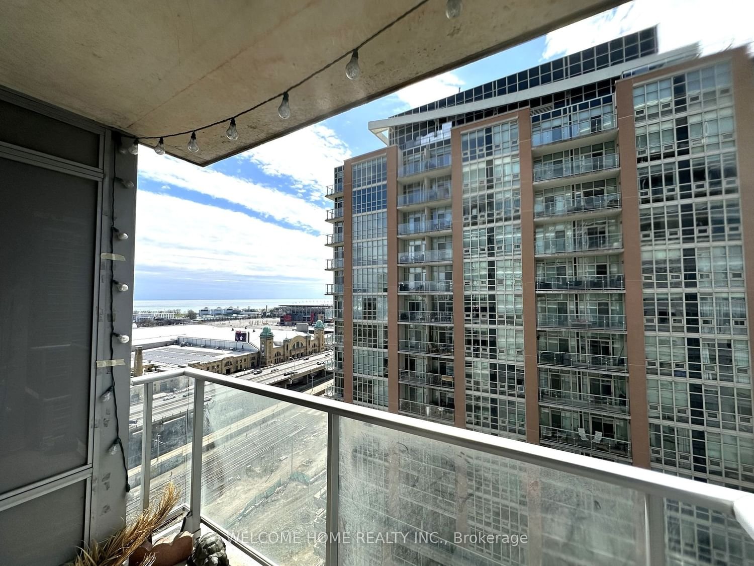 59 East Liberty St, unit 1805 for rent - image #17