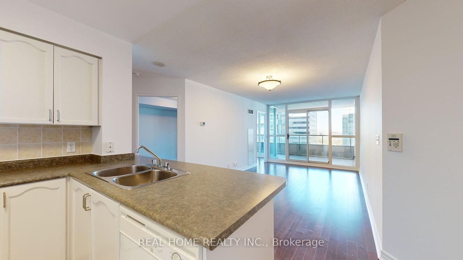 23 Hollywood Ave, unit 3001 for sale - image #8
