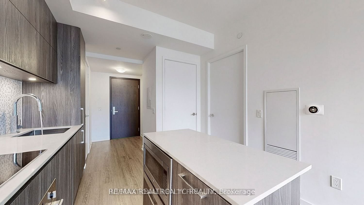 1 Yorkville Ave, unit 710 for rent - image #15