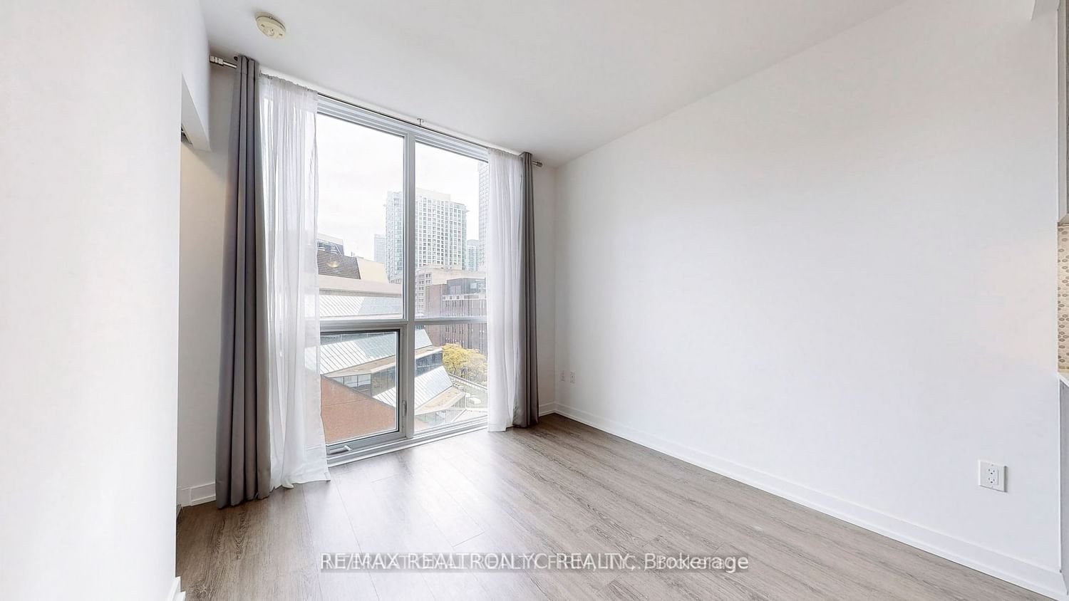 1 Yorkville Ave, unit 710 for rent - image #18