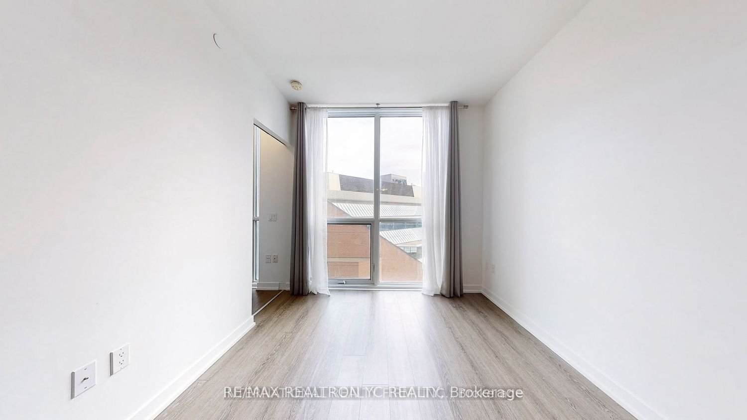 1 Yorkville Ave, unit 710 for rent - image #20