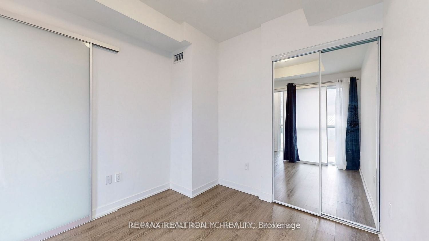 1 Yorkville Ave, unit 710 for rent - image #23