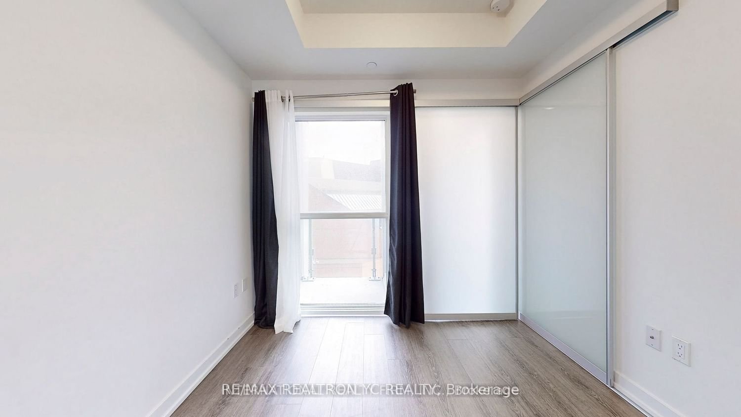 1 Yorkville Ave, unit 710 for rent - image #26