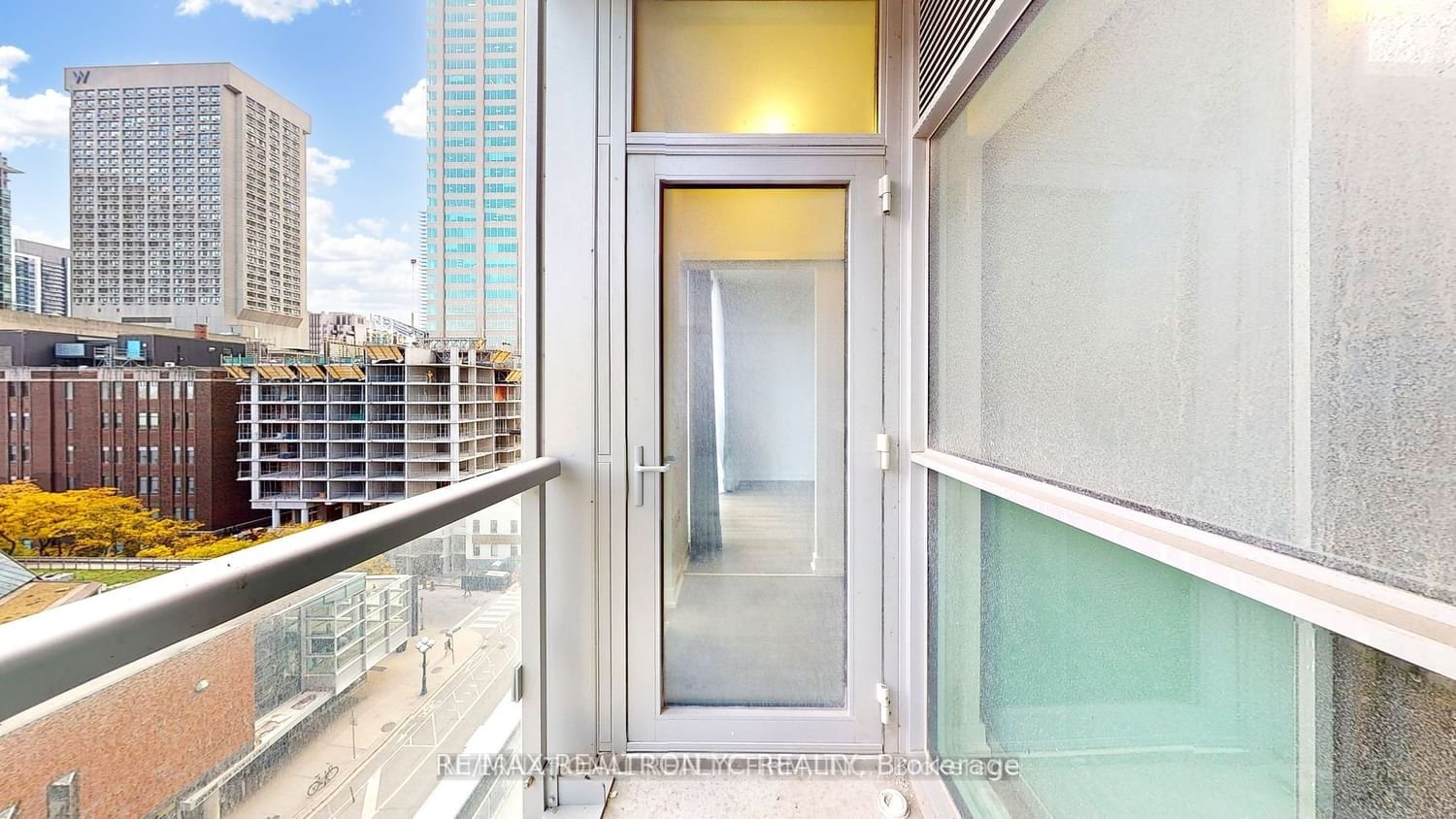 1 Yorkville Ave, unit 710 for rent - image #32