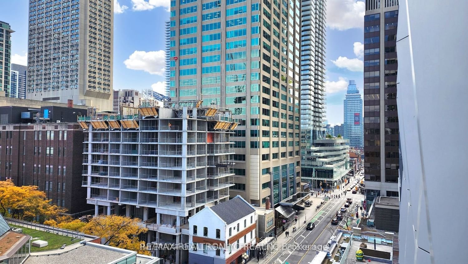 1 Yorkville Ave, unit 710 for rent - image #35