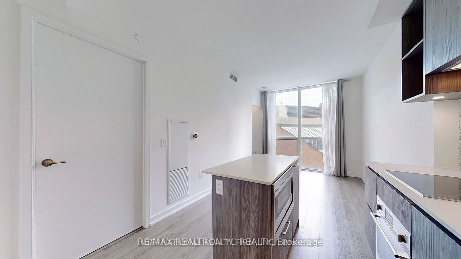 1 Yorkville Ave, unit 710 for rent - image #7
