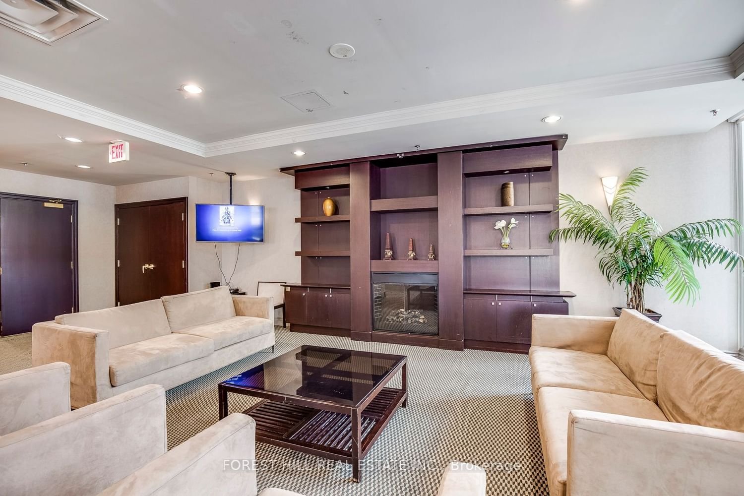 30 Grand Trunk Cres, unit 515 for rent - image #13