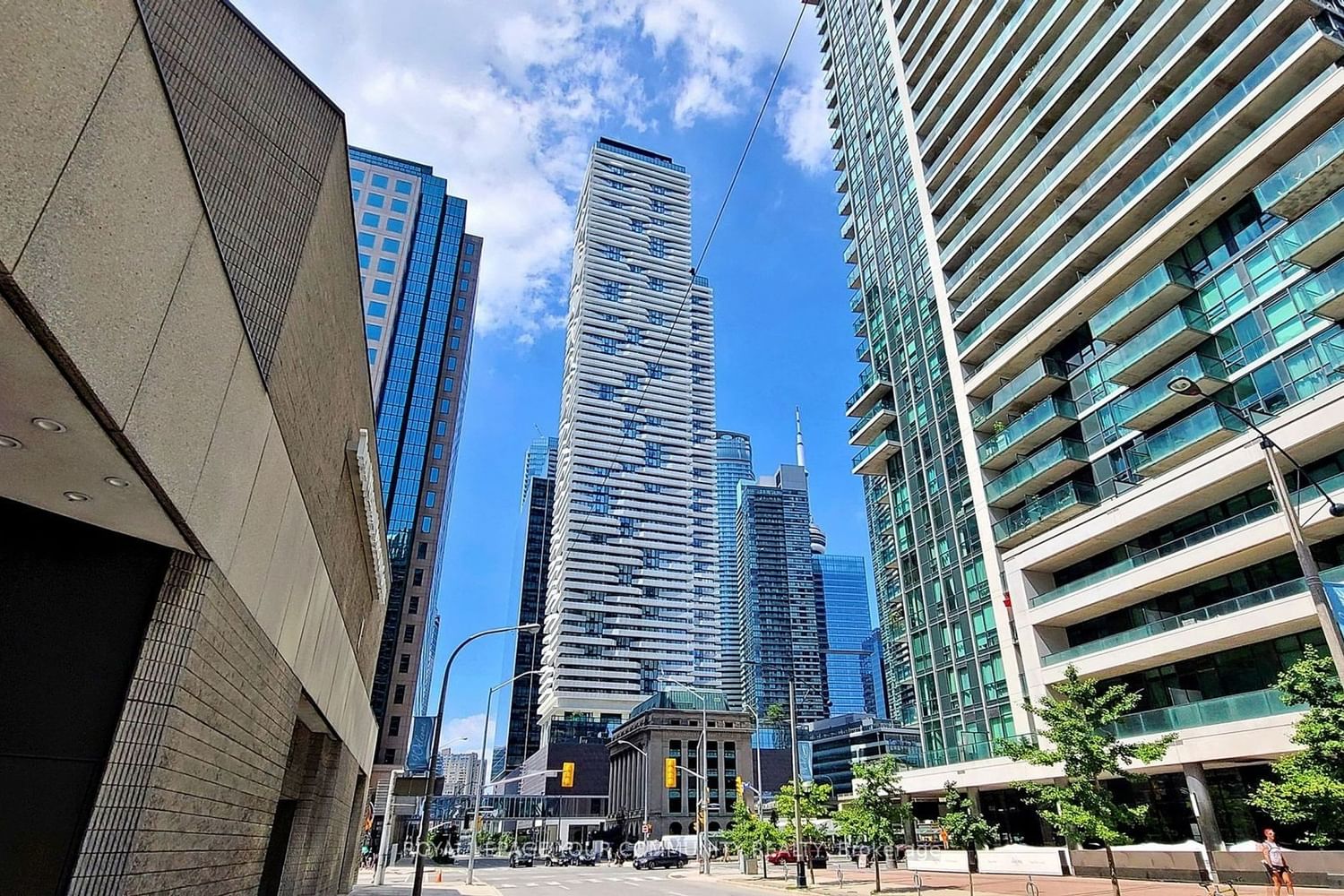 88 HARBOUR St, unit 2707 for sale - image #1