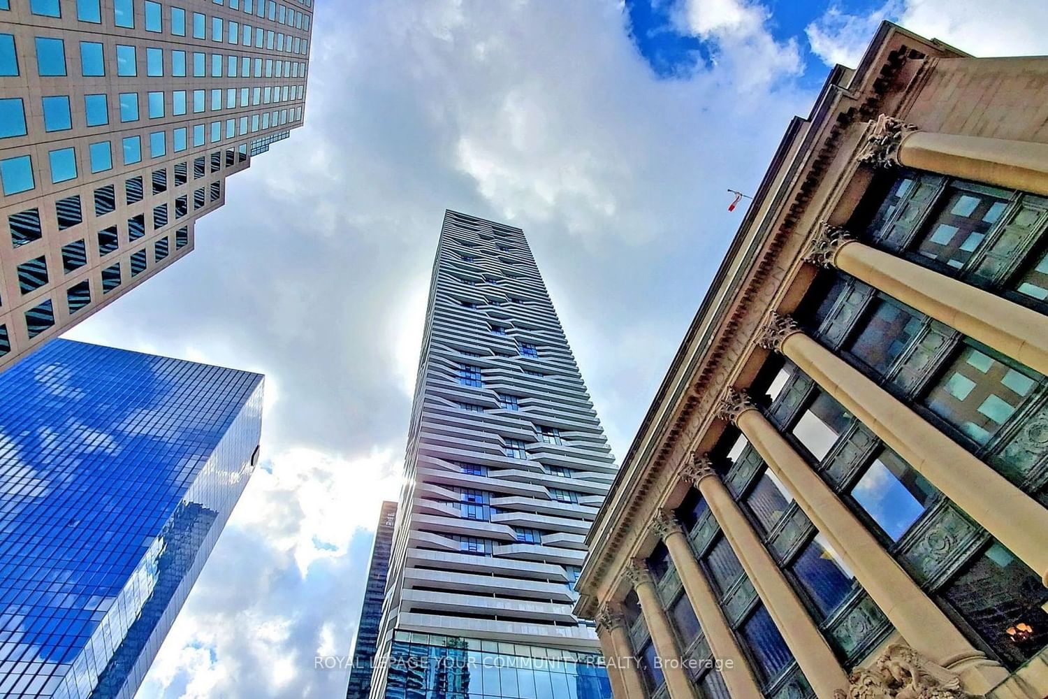 88 HARBOUR St, unit 2707 for sale - image #2