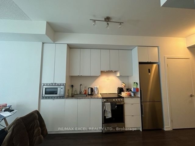49 East Liberty St, unit 1208 for rent - image #6