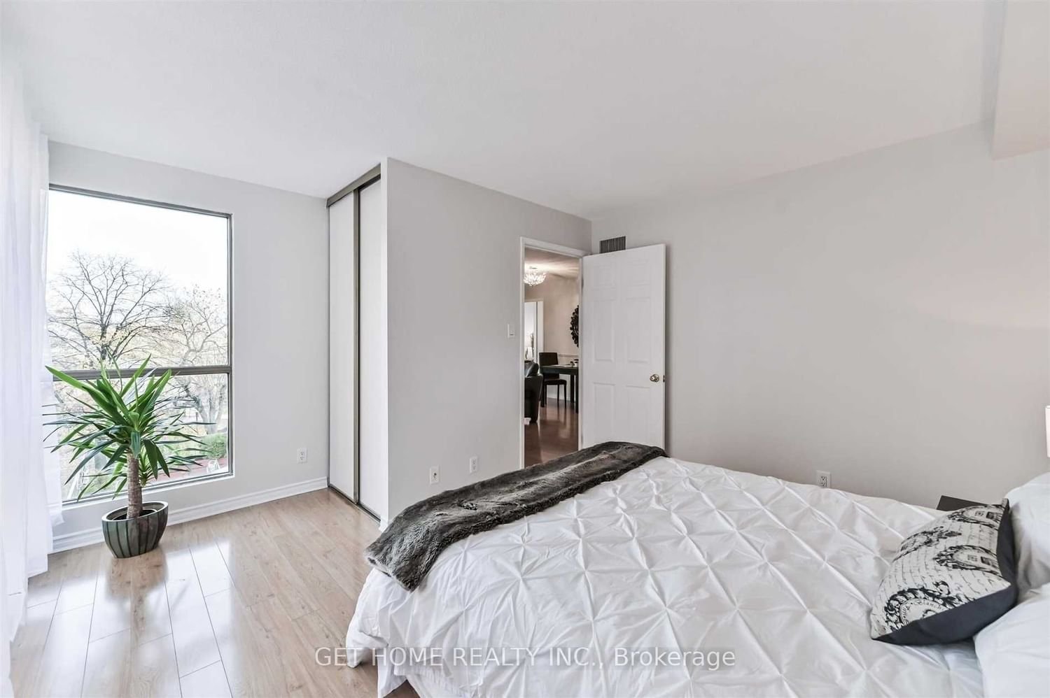 298 Jarvis St, unit 403 for rent - image #13