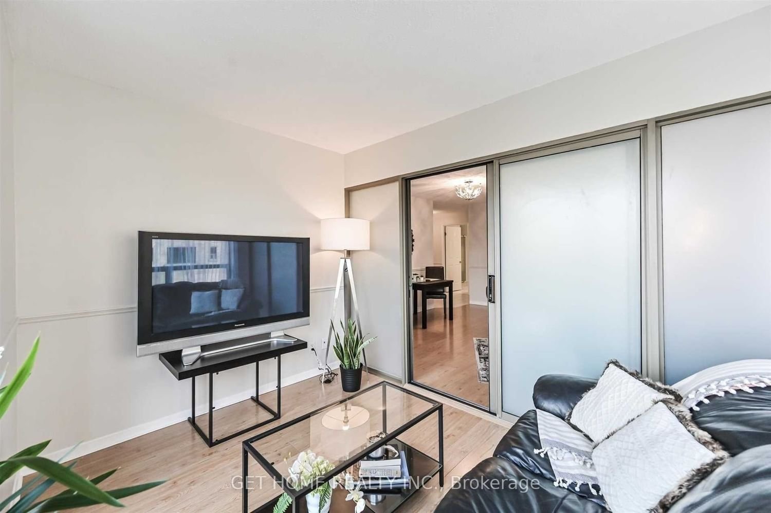 298 Jarvis St, unit 403 for rent - image #7