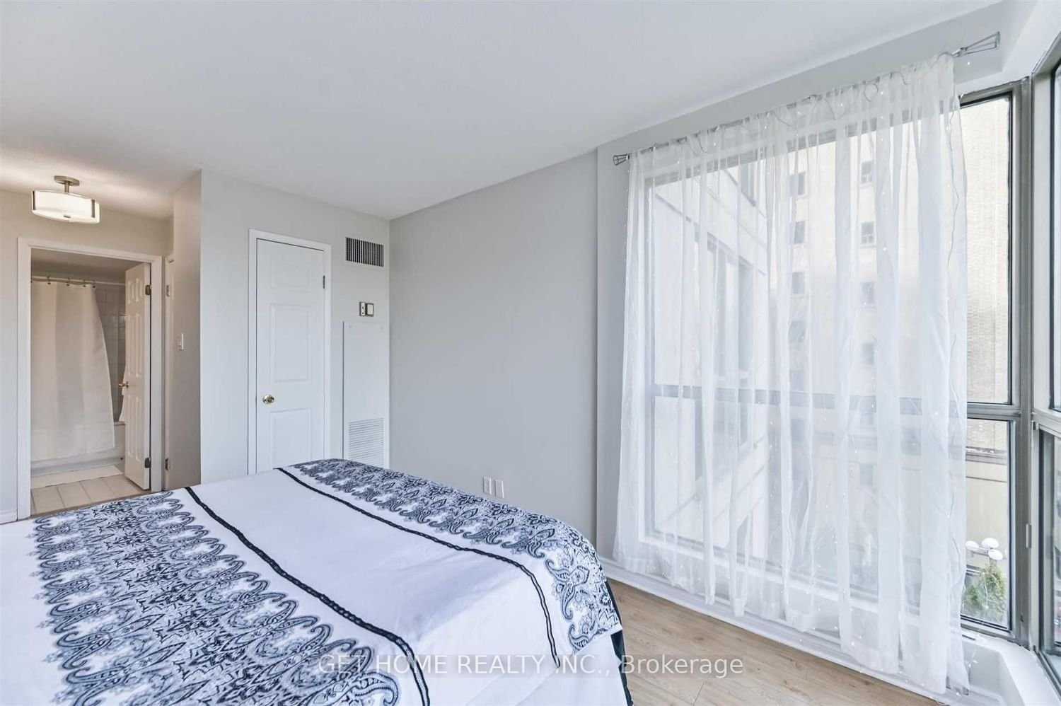 298 Jarvis St, unit 403 for rent - image #9