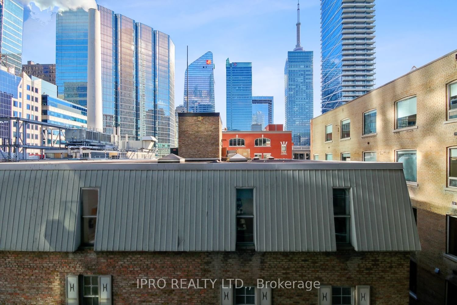 126 Simcoe St, unit 512 for rent - image #22