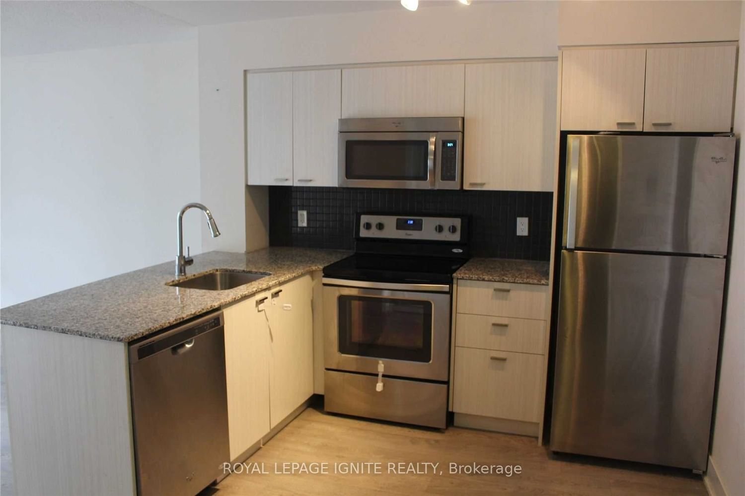 88 Sheppard Ave E, unit 507 for rent - image #3