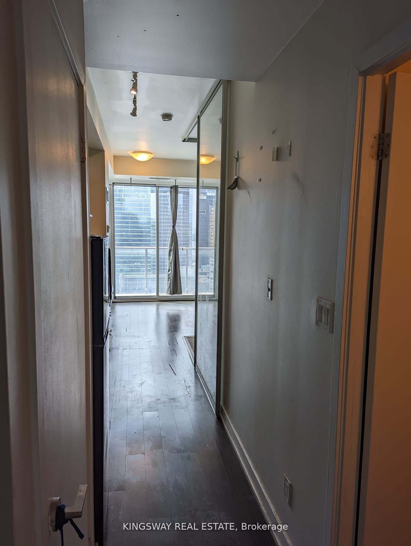 126 Simcoe St, unit 3002 for rent - image #9