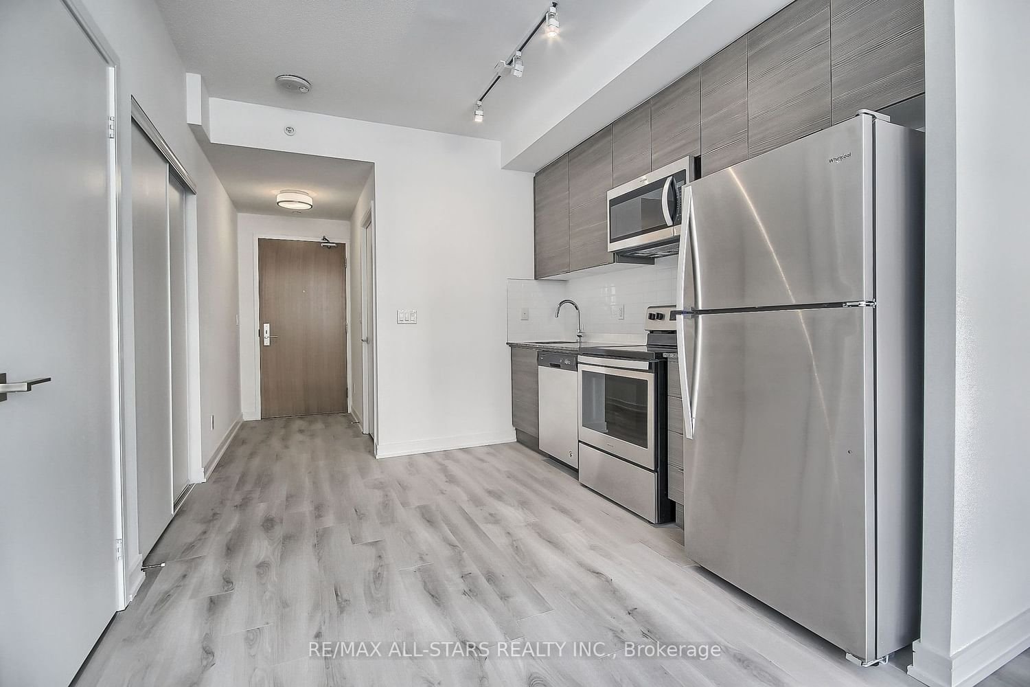 621 Sheppard Ave E, unit 326 for rent - image #3