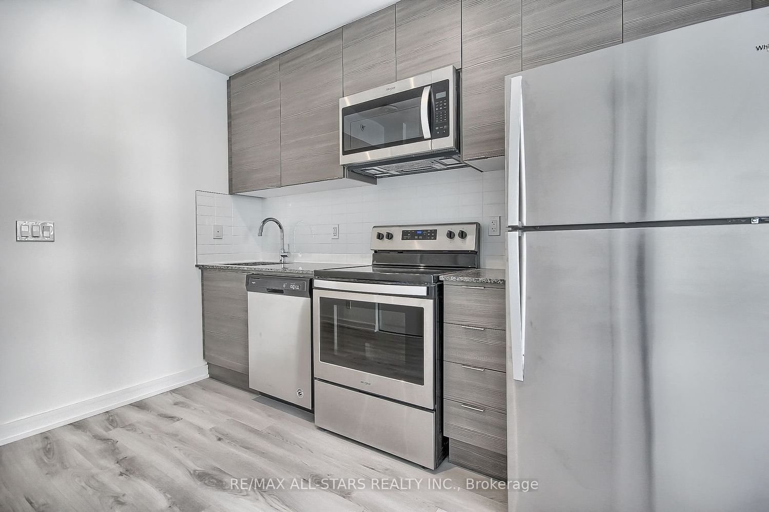 621 Sheppard Ave E, unit 326 for rent - image #4