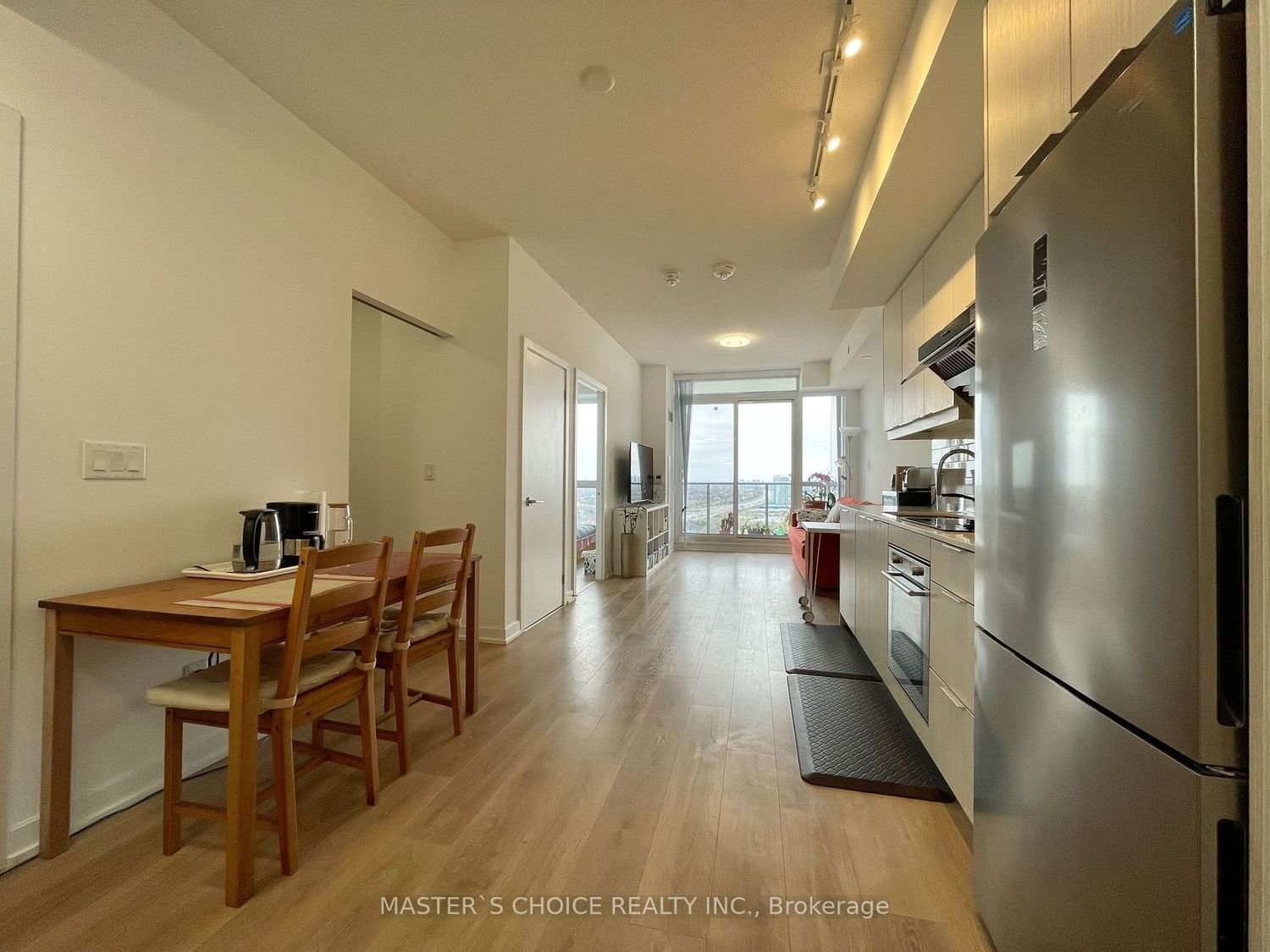 32 Forest Manor Rd, unit 2501 for rent - image #2
