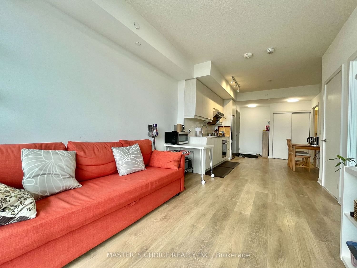 32 Forest Manor Rd, unit 2501 for rent - image #3