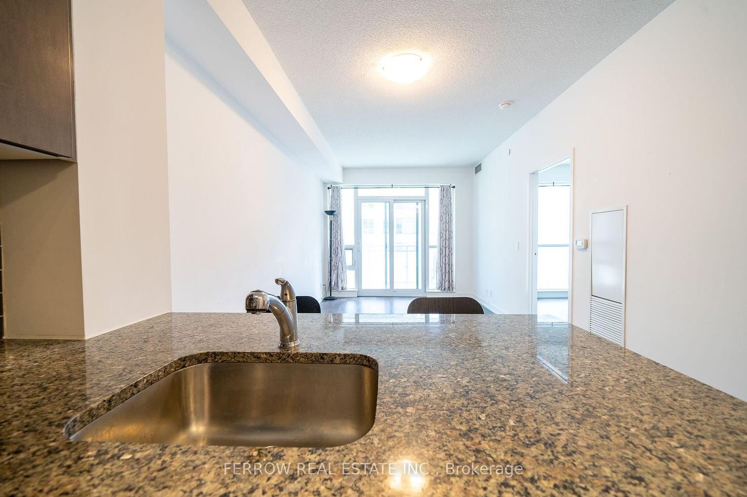 89 Dunfield Ave, unit 909 for sale - image #10