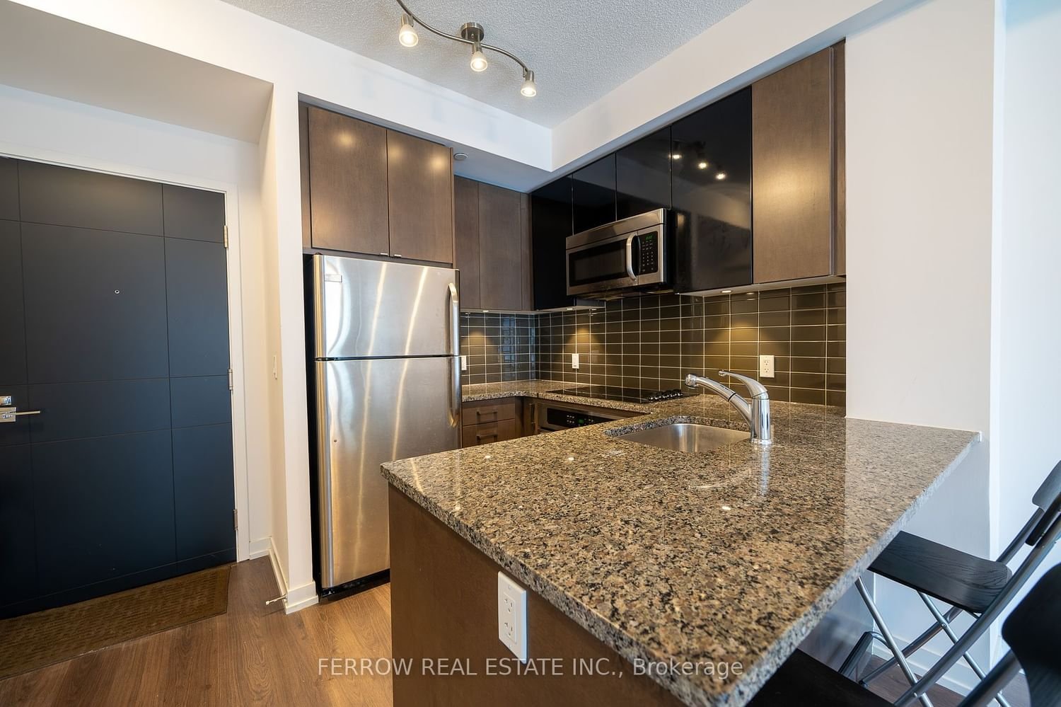 89 Dunfield Ave, unit 909 for sale - image #8