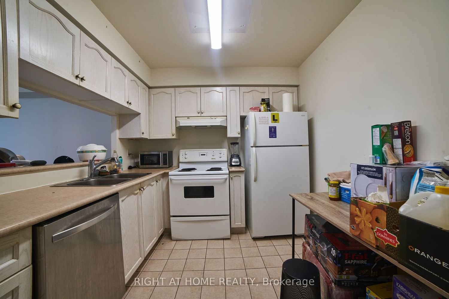 1700 Eglinton Ave E, unit 609 for rent - image #2