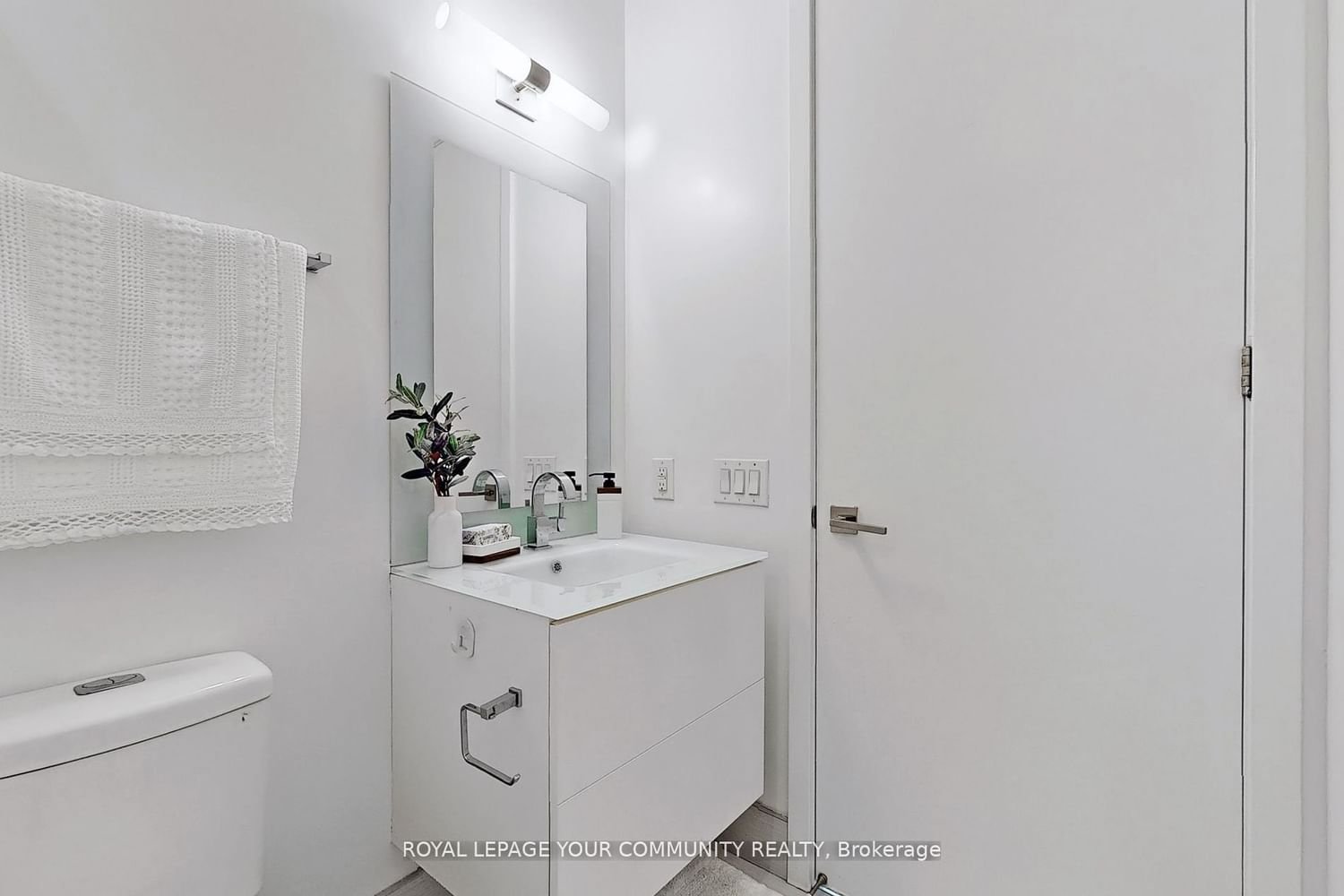 111 St Clair Ave W, unit 1828 for rent - image #25