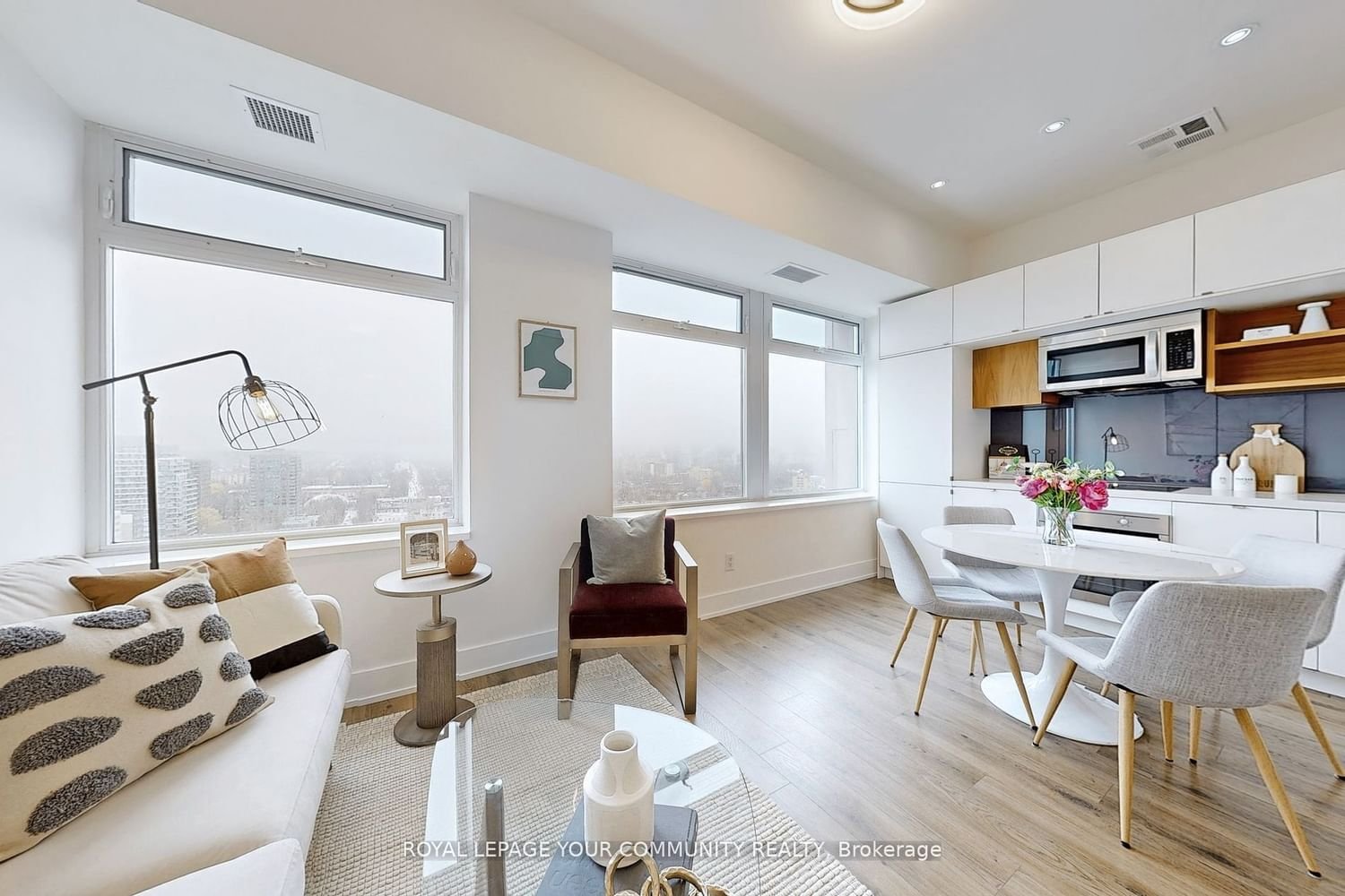 111 St Clair Ave W, unit 1828 for rent - image #5