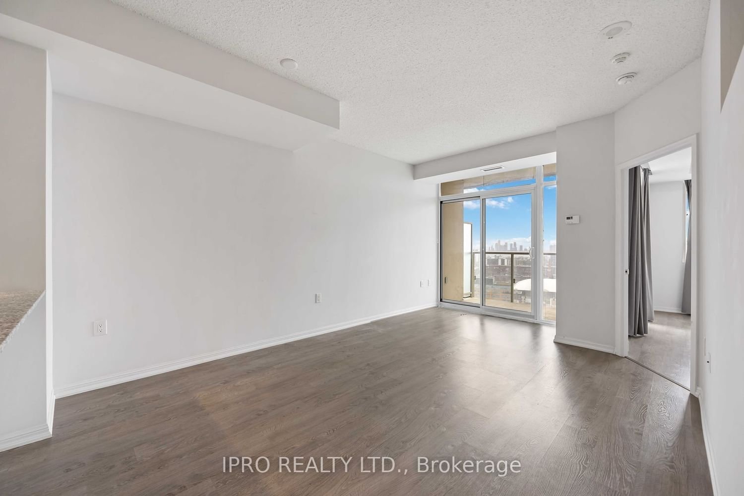 125 Western Battery Rd, unit 2514 for rent - image #3