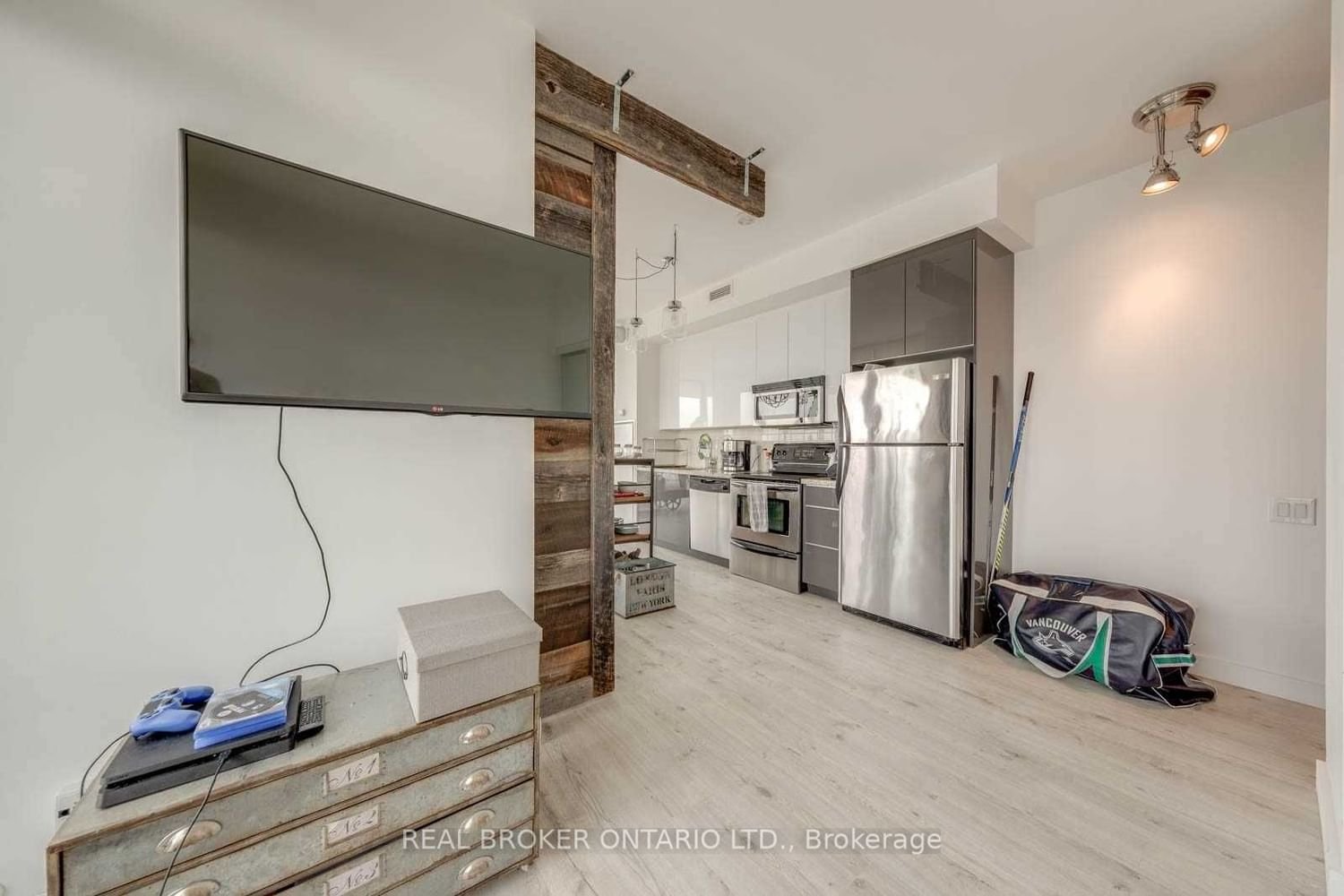 33 Mill St, unit 1004 for rent - image #8