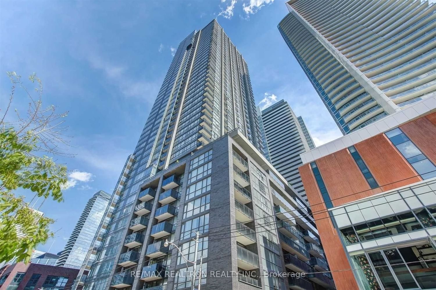 295 Adelaide St W, unit 1003 for rent - image #2