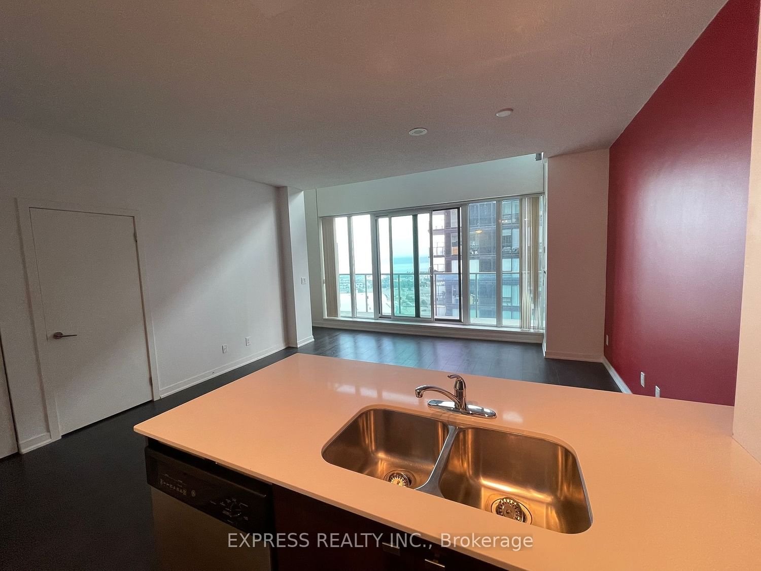 150 East Liberty St, unit 2610 for rent - image #2