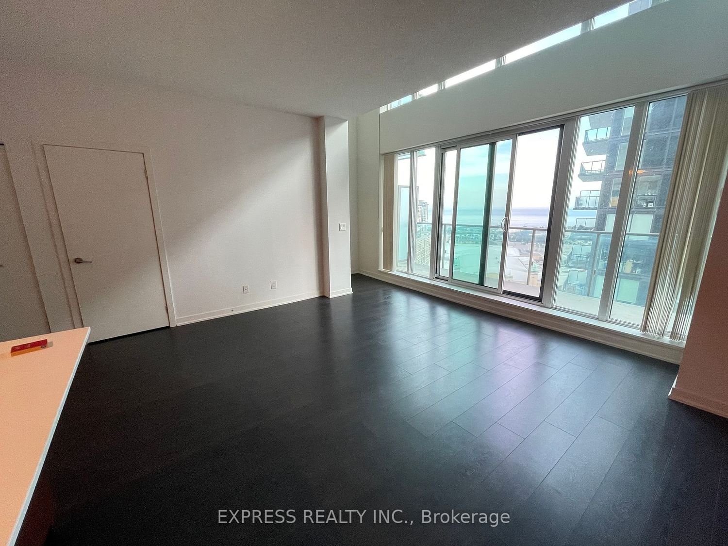 150 East Liberty St, unit 2610 for rent - image #4