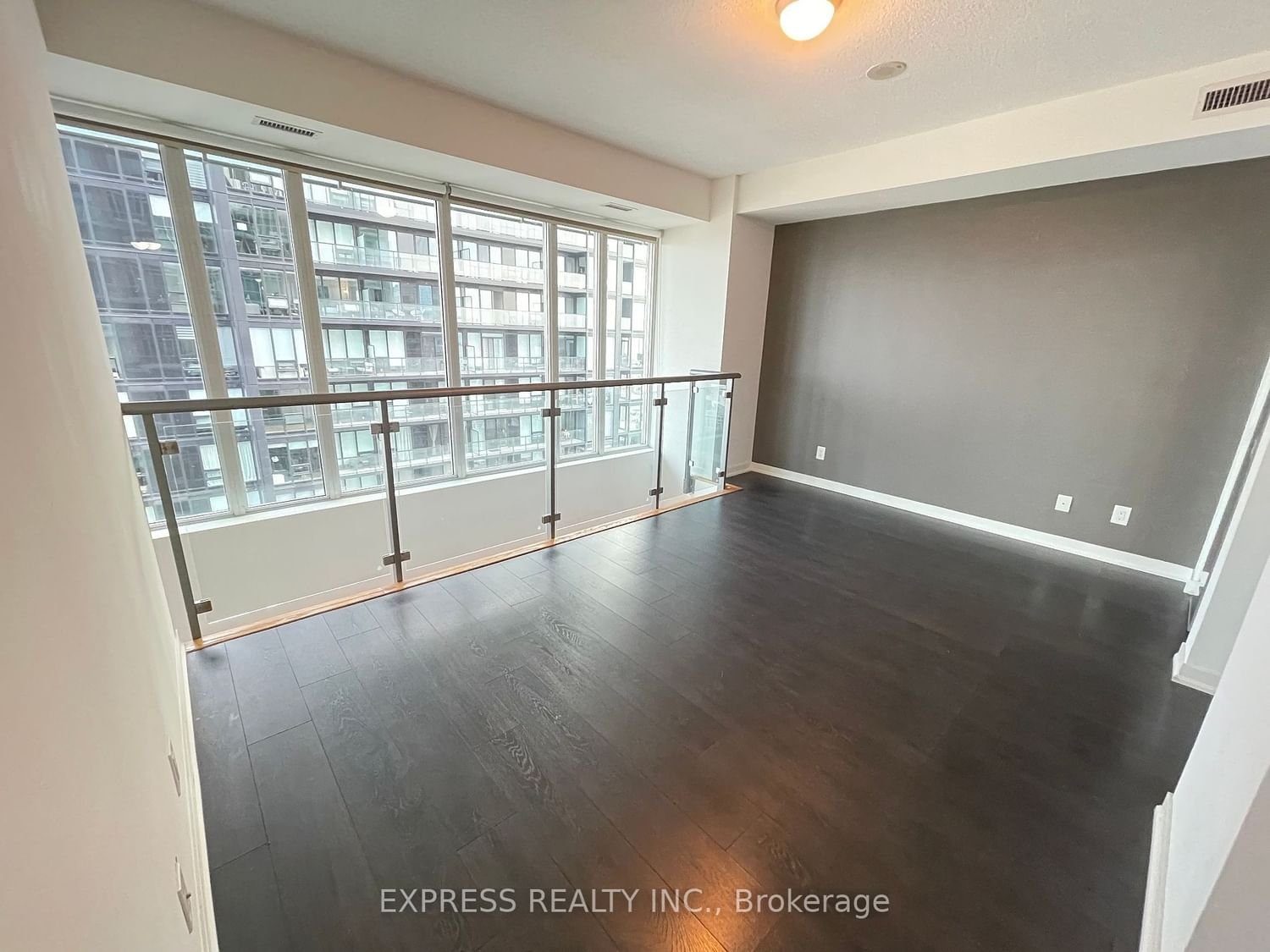 150 East Liberty St, unit 2610 for rent - image #5
