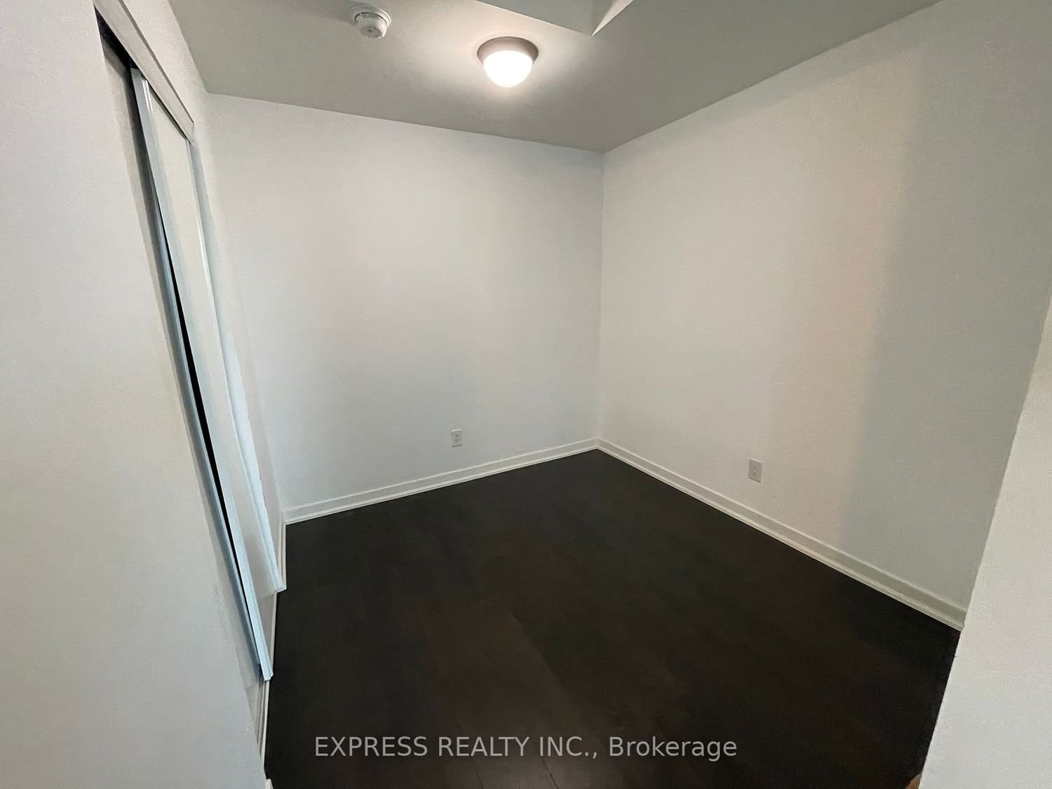 150 East Liberty St, unit 2610 for rent - image #6