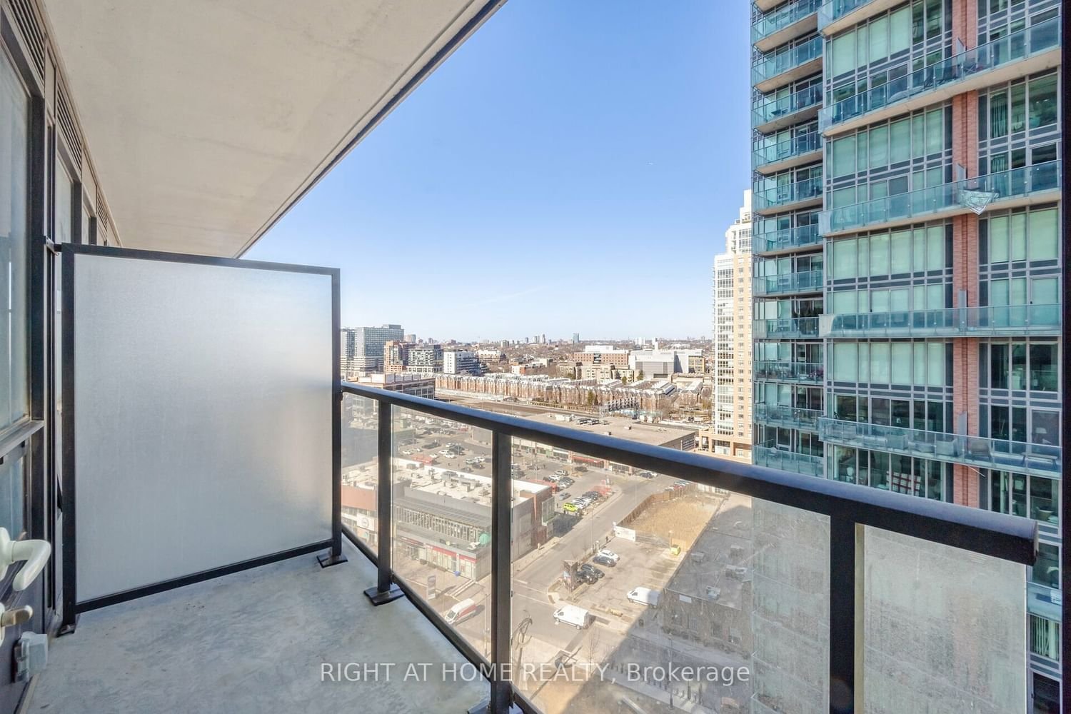 135 East Liberty St, unit 1309 for rent - image #21