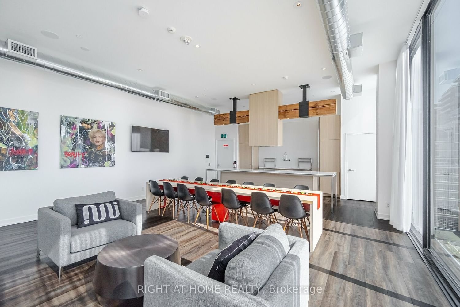 135 East Liberty St, unit 1309 for rent - image #25