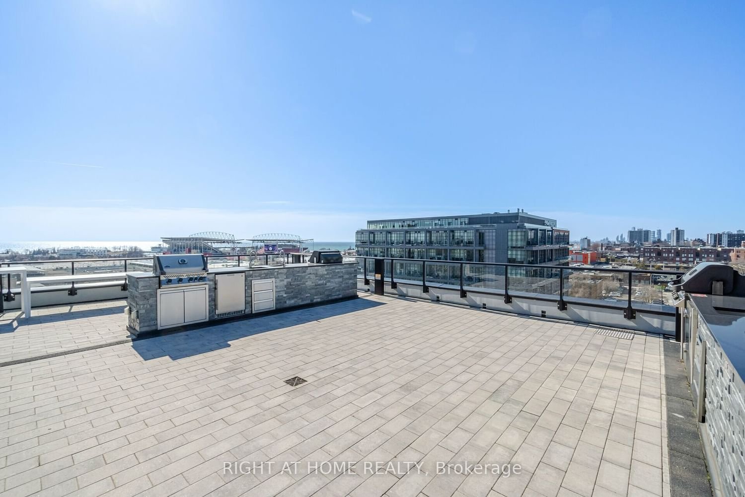 135 East Liberty St, unit 1309 for rent - image #28