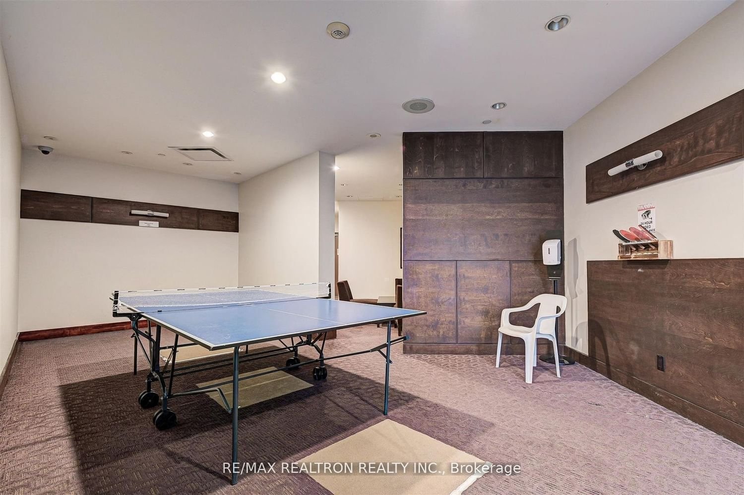 15 Northtown Way, unit 420 for rent - image #12