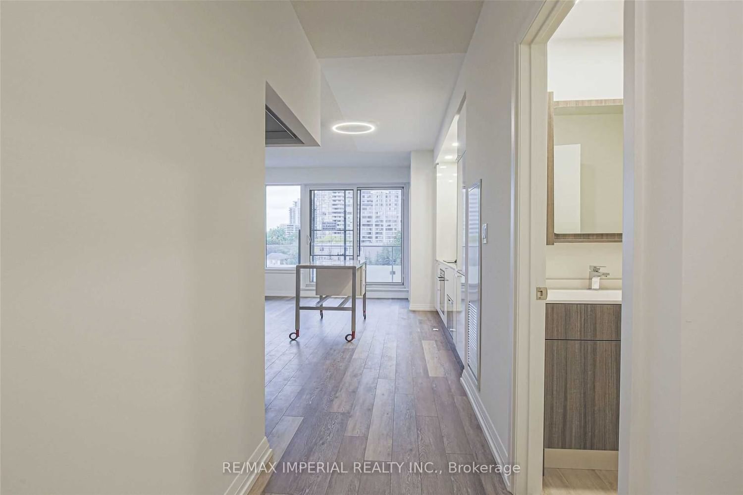 75 Canterbury Pl, unit 715 for rent - image #1