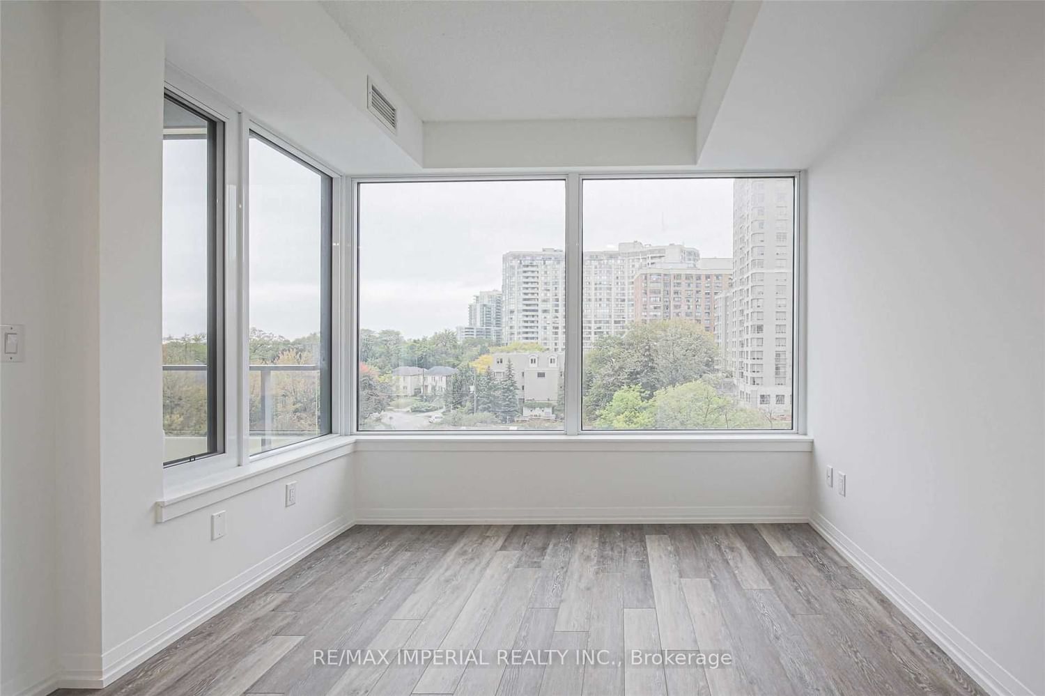 75 Canterbury Pl, unit 715 for rent - image #11