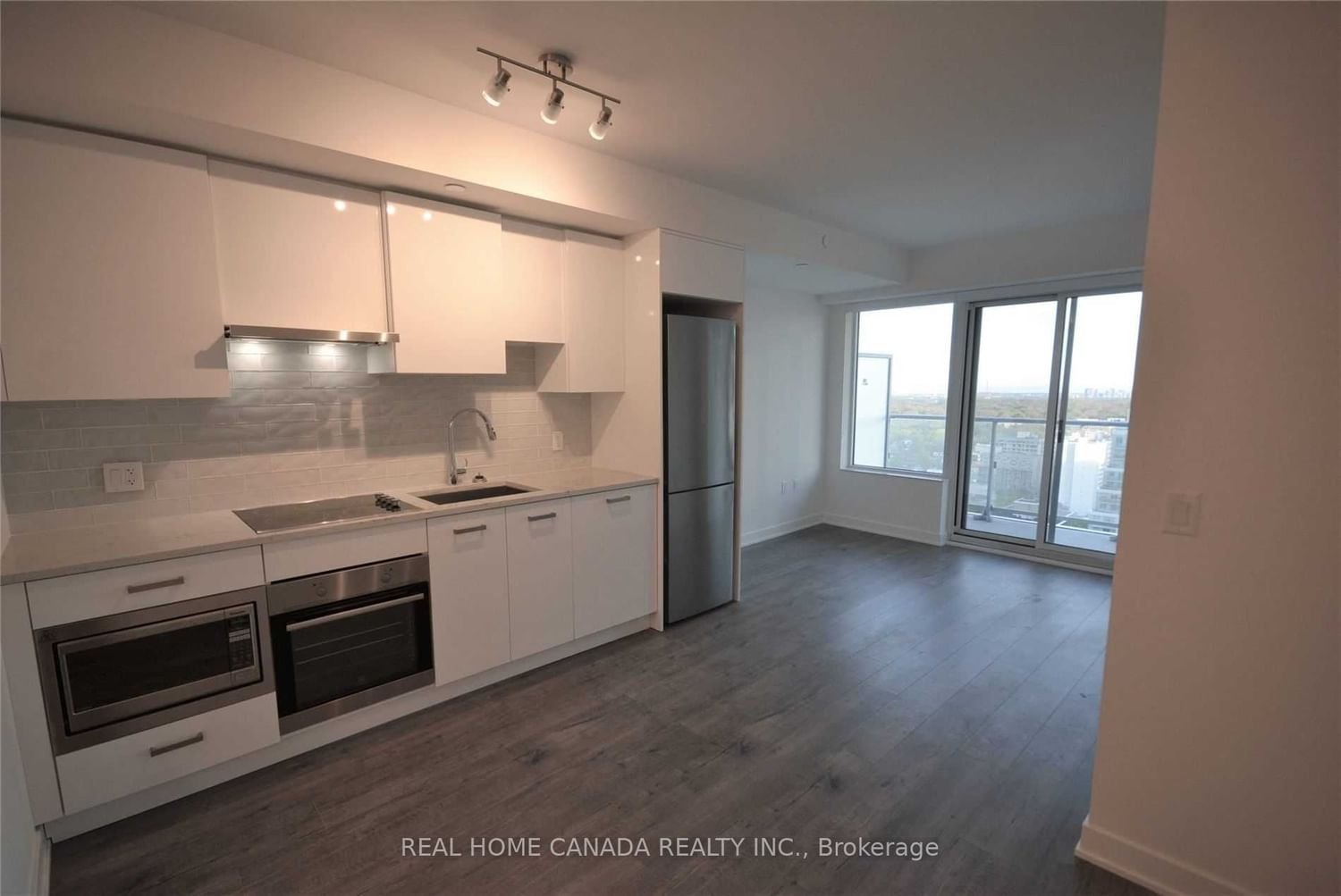 195 Redpath Ave, unit 2705 for rent - image #2