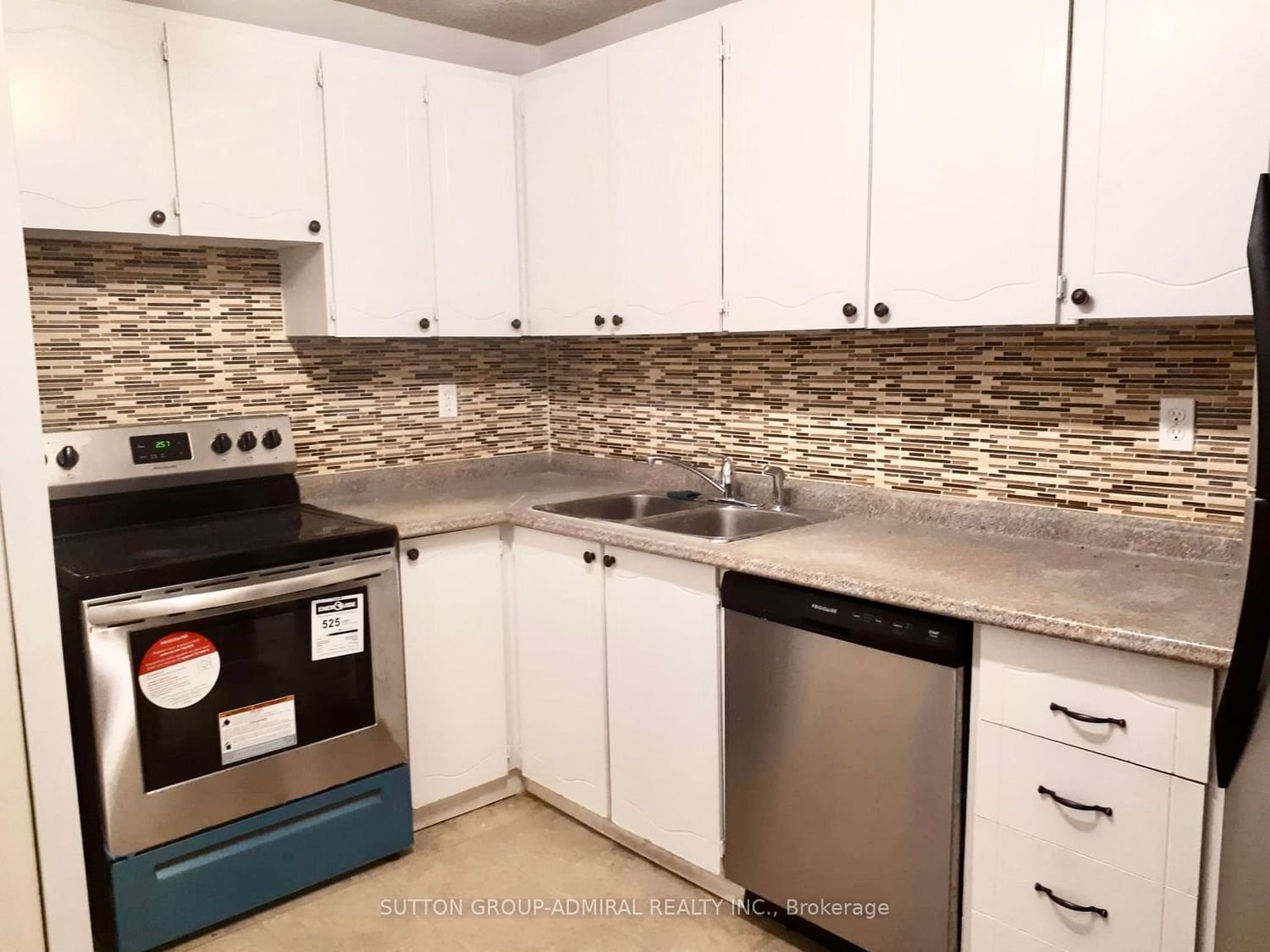 10 Tangreen Crt, unit 603 for rent - image #8