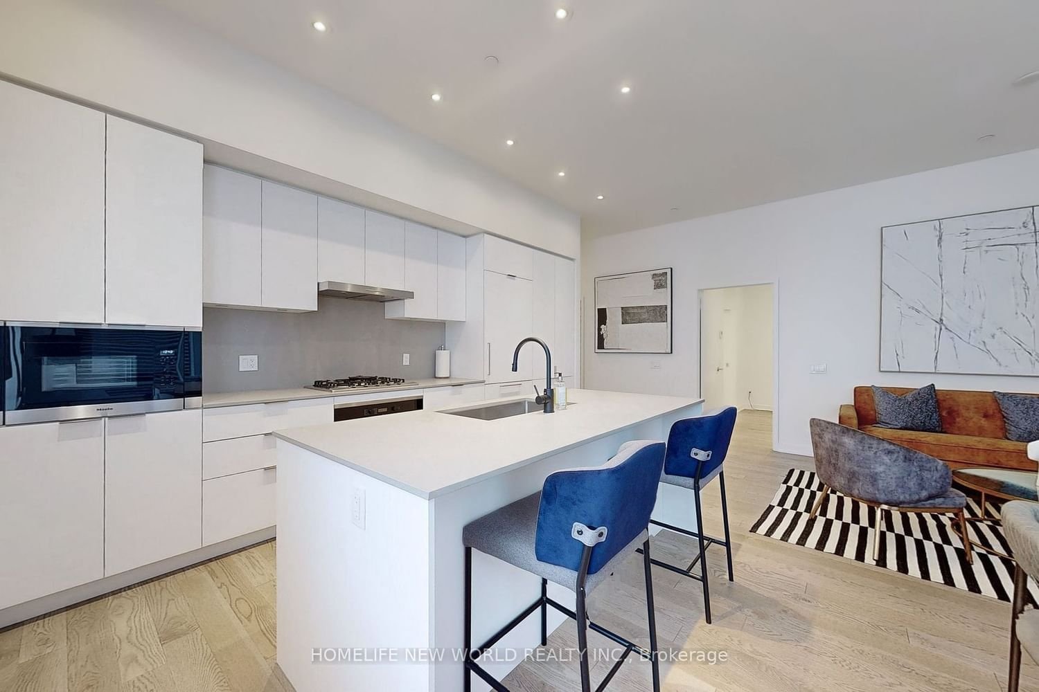 22 Lombard St, unit 201 for rent - image #7