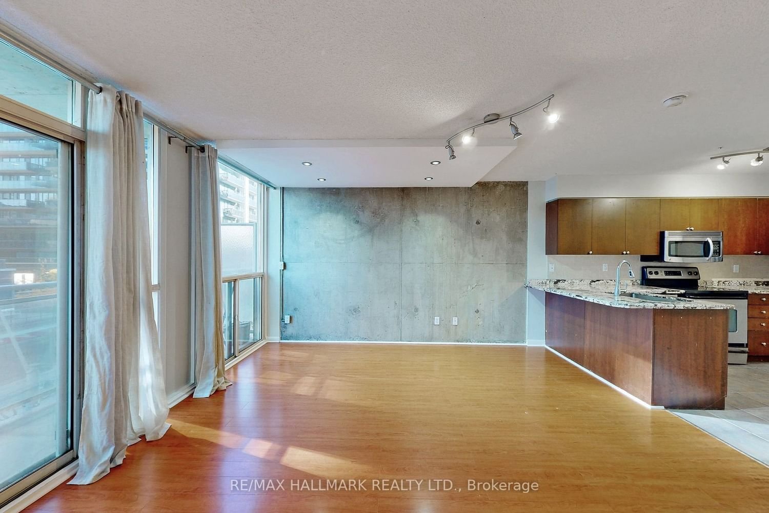1029 King St W, unit 413 for rent - image #10