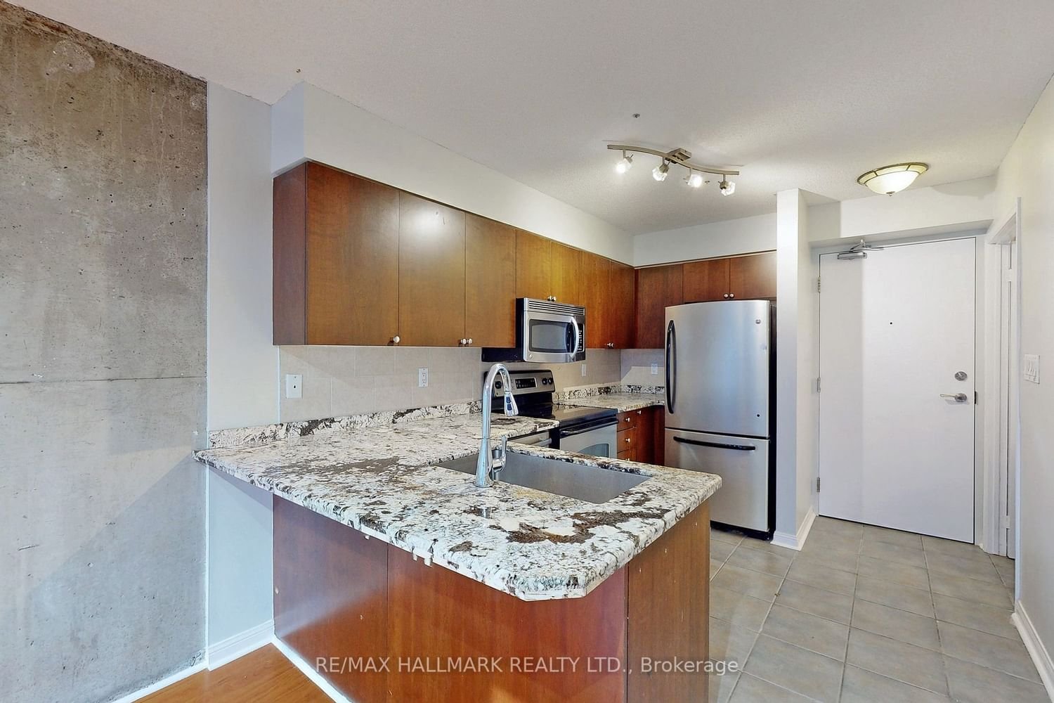1029 King St W, unit 413 for rent - image #11