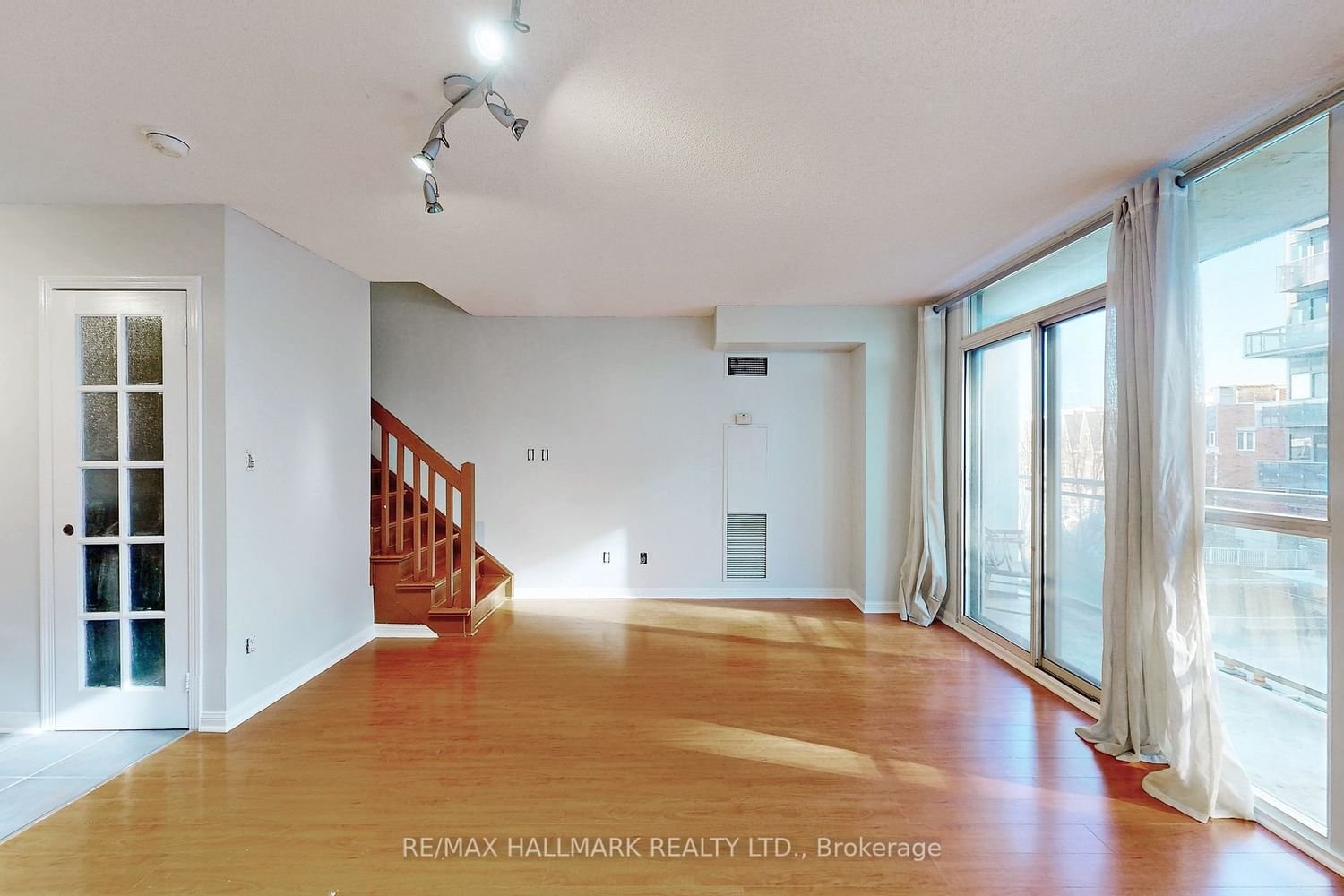 1029 King St W, unit 413 for rent - image #9